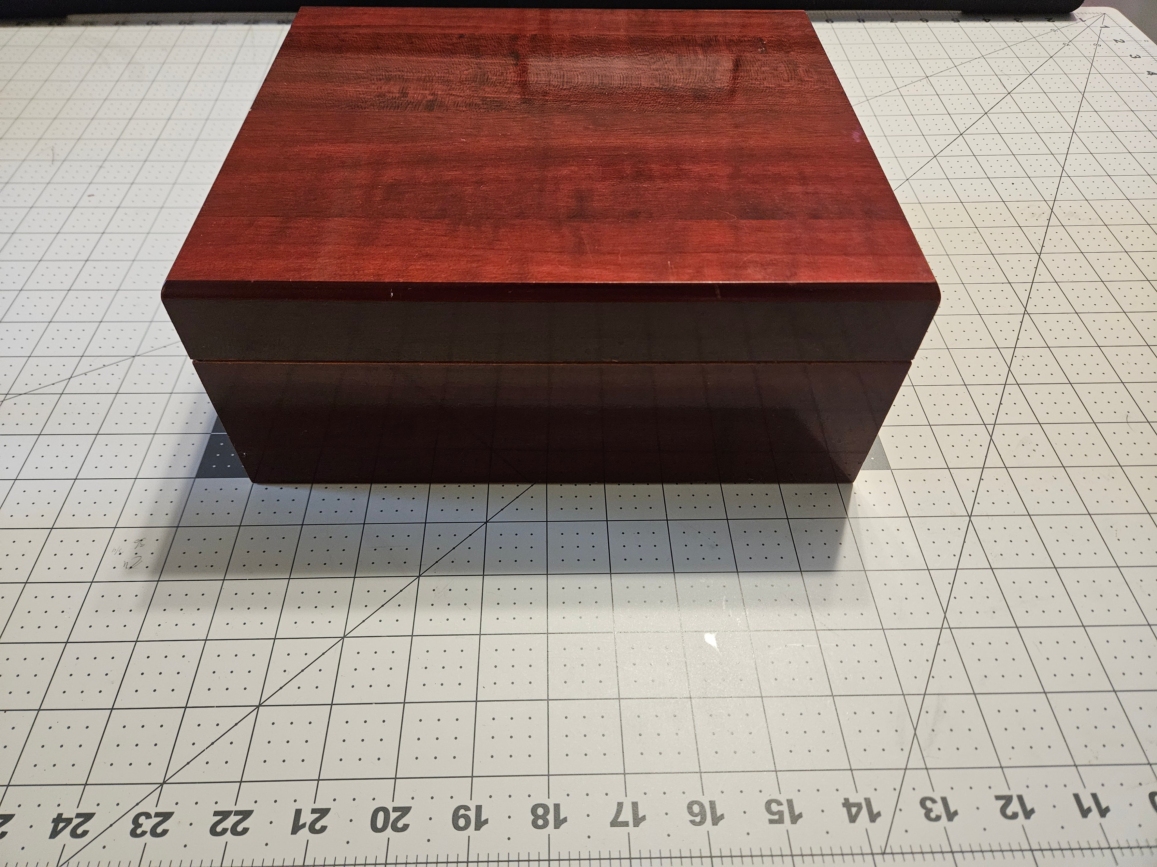 Wooden Humidor 10 x 9 x 4.5 in, Polished Finish