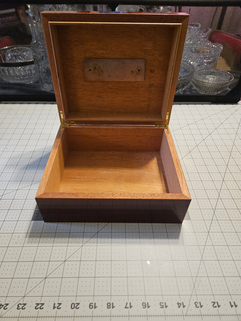 Wooden Humidor 10 x 9 x 4.5 in, Polished Finish